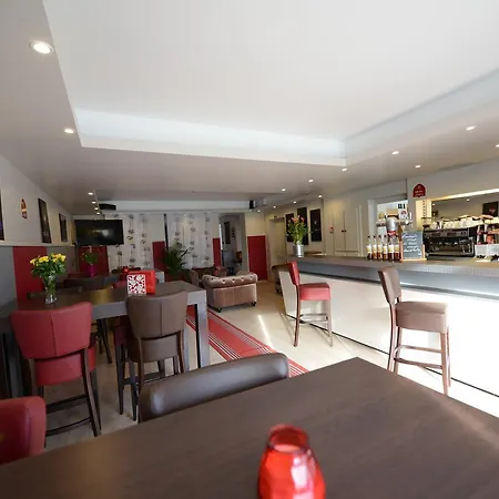 Le Relais D'auteuil * Auteuil (Ile de France)